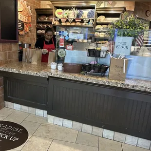 Waited no more than a min for my meal to be prepared