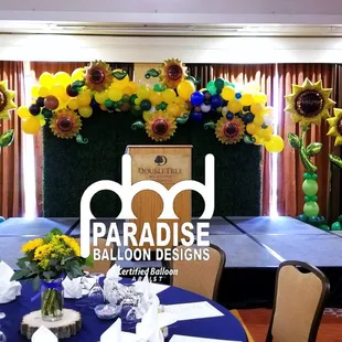 Sunflower Organic Garland and Giant Sunflowers on the sides