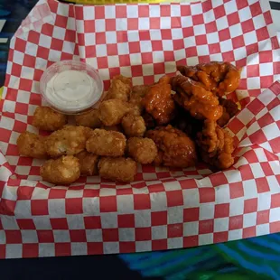 Boneless wings and tater tots