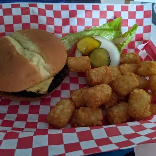 Cheeseburger basket