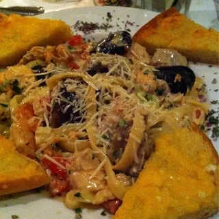 Seafood Pasta*
