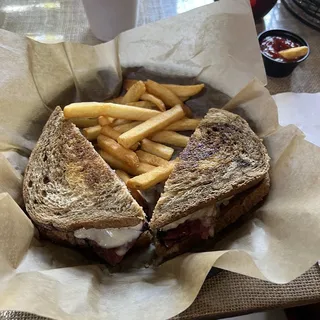 Reuben in Paradise Sandwich