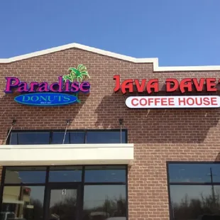 Paradise Donuts &amp; Java Dave's Coffee store front