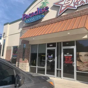 A bit hard to find but plenty of parking in the rear