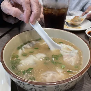 C3. Prawn and Kurobuta Pork Wonton in Thick Chicken Soup