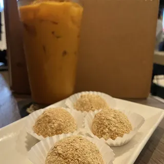J25. Thai Milk Tea