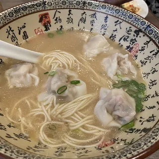 G2. Noodle with Prawn and Kurobuta Pork Wonton in Thick Chicken Soup
