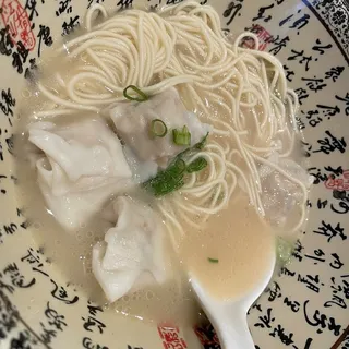 G3. Noodle with Vegetable Chicken Wonton in Thick Chicken Soup