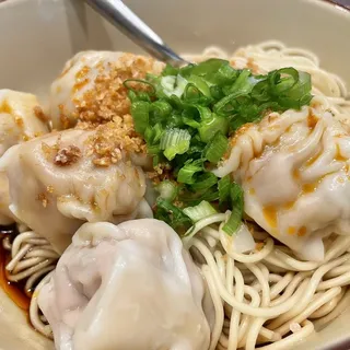 G12. Noodle with Kurobuta Pork Wonton in Chili Oil