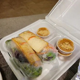 Fresh spring rolls with tofu.