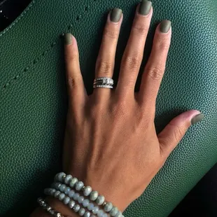 Matte top coat over gel