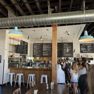 Sunday crowd = good food here