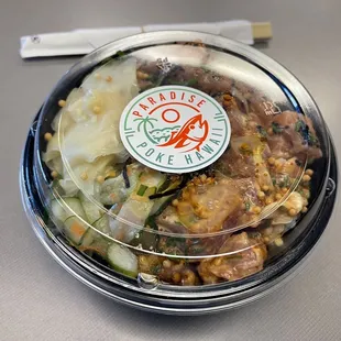Pokebowl (two choice) with ginger and yuzu cucumber