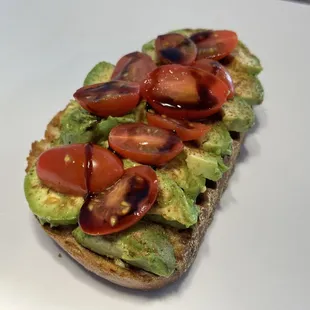 avocado toast with tomatoes