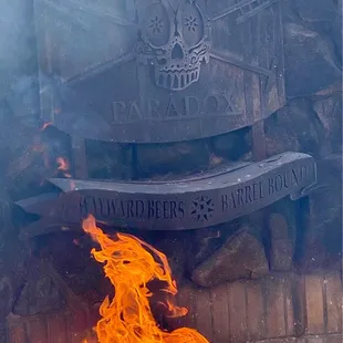 Outdoor fire pit