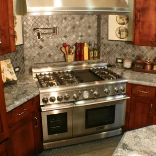 BEAUTY IS IN THE DETAILS!  ParagonGranite.com