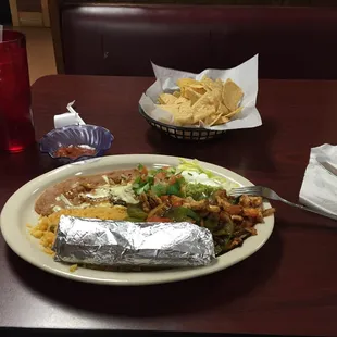 Fajitas chicken looks amazing. Time to eat)))