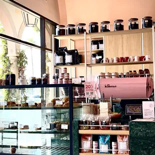 The front centerpiece