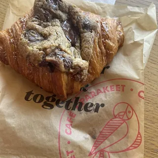 Croissant- Cookies & Cream