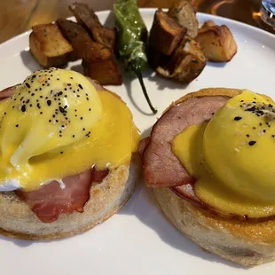 Eggs Benedict