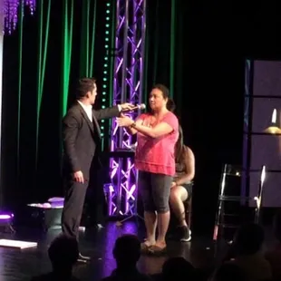 Hypnotized lady cannot move her hands ! Fun :)