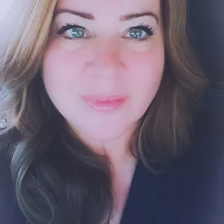 K E.