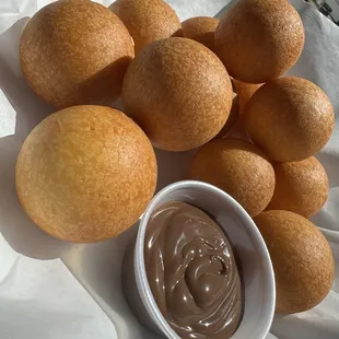 Buñuelitos con un dip