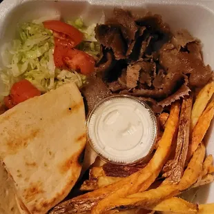 Lamb gyro platter with extra pita