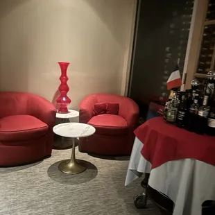 Corner sitting area for 2