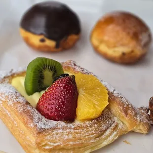 food, donuts, dough desserts