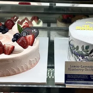 Mother&apos;s Day Cake