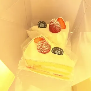 Strawberry cream cake