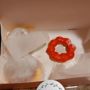 This strawberry donut and pumpkin cream donuts were phenomenal!