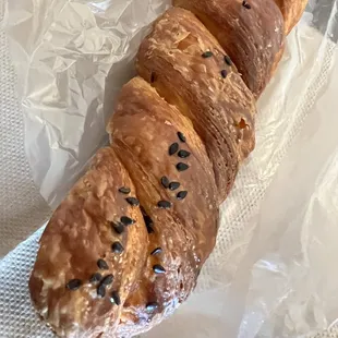 Sweet Potato Twist. 4/5. IG: @amei.eats