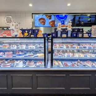 Holiday cake selection 2024  12/10/24