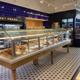 Self serve solution. Leisurely view the available pastries and pick the ones you want. Brilliant !