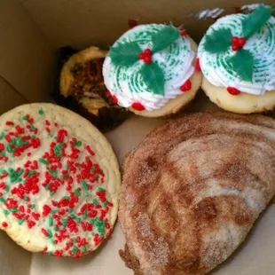 Sugar cookie, apple turnover , vanilla cupcake