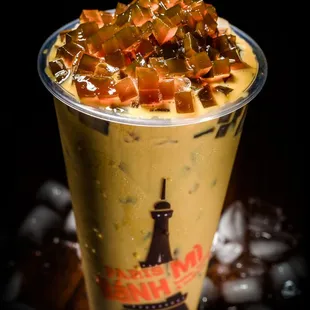 dessert, drink