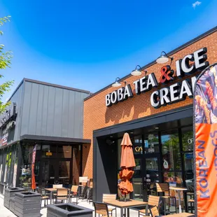 the outside of the restaurant