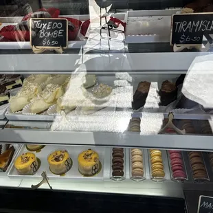 cupcakes, food, dessert