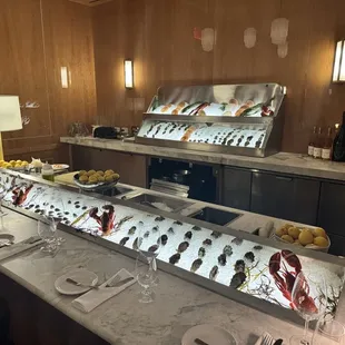 sushi and sashimi, interior