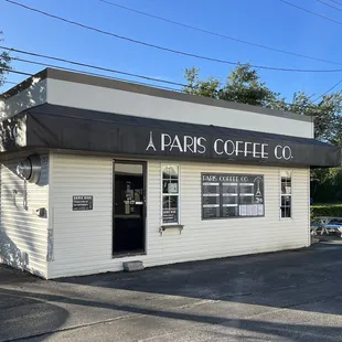 What a great little coffee place! I wish I had time to enjoy my coffee in the early morning sun at the tables to the right.