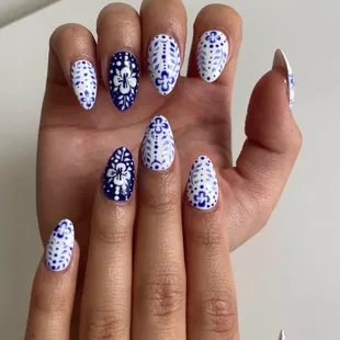 Nails design