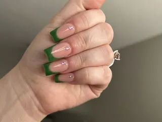 4 Season Nails & Spa