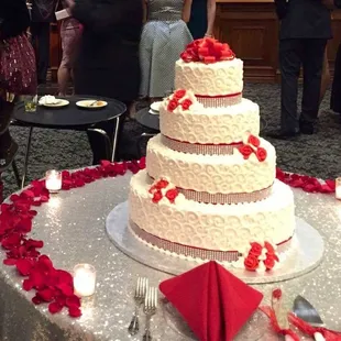 4-tier cake (Combination of chocolate moose &amp; white marble), really good