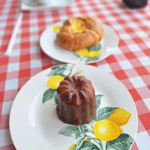 Vanilla Canele