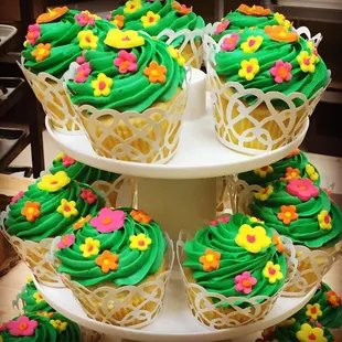 Spring themed cupcakes!