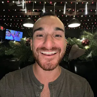 ari j.