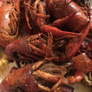 Parrish Seafood gritty covered so called spicy crawfish. Your hands feel like it's full of dirt. Horrible eating experience!