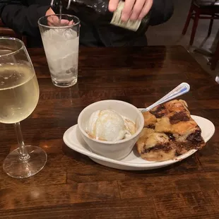 Sparkling wine and bread pudding